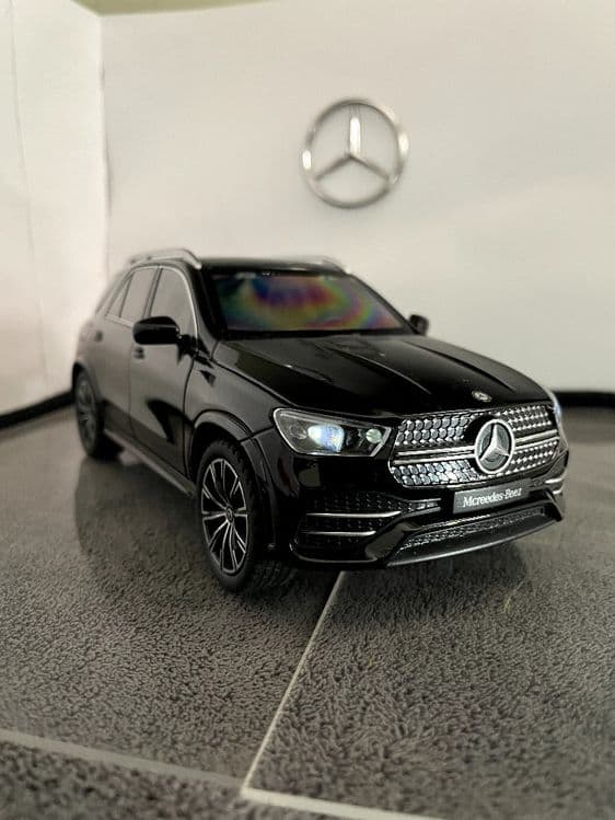 Продается Mercedes benz GLE 350 4matic 1:24 original — 1