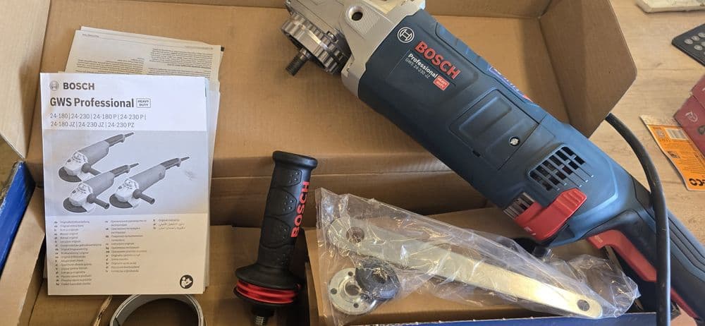 Bosch GWS 24-230 JZ — 1