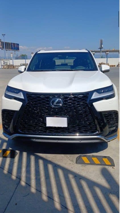 Lexsus LX700 hybrid — 1