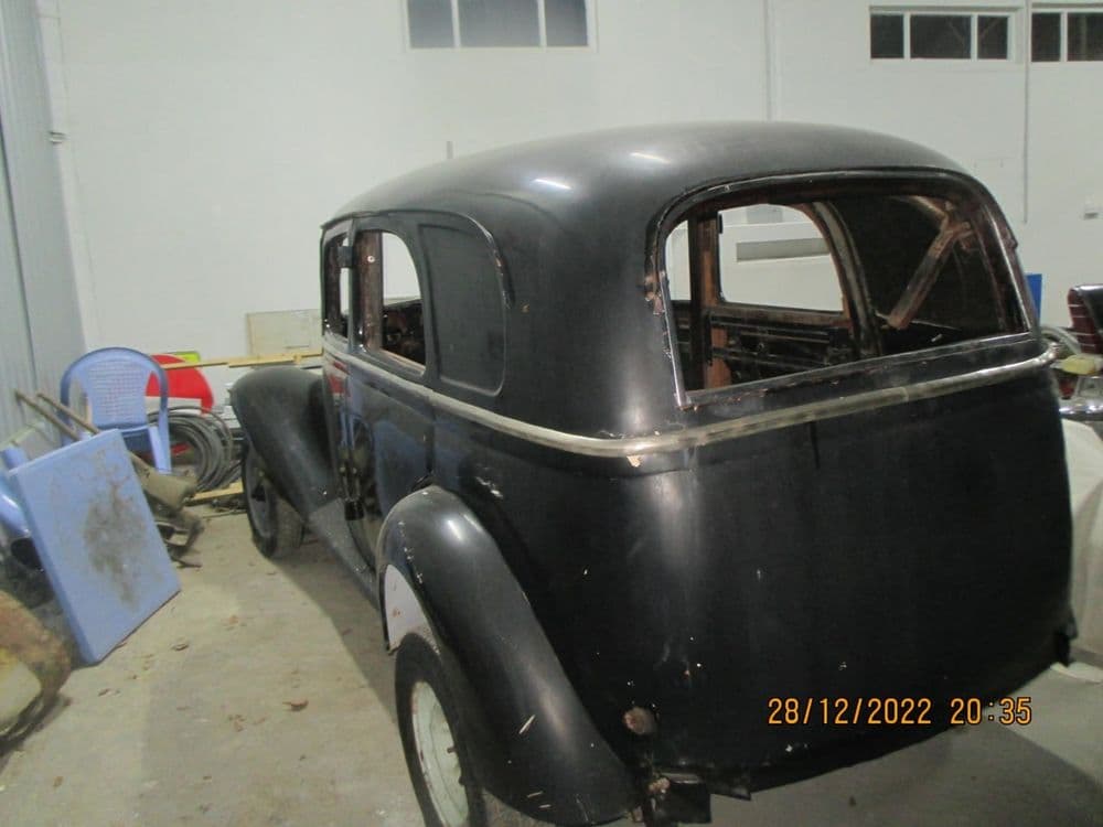 Мерседес бенц 1939года.
(База W-136)модель редкая.
Тех/паспорт свой — 1