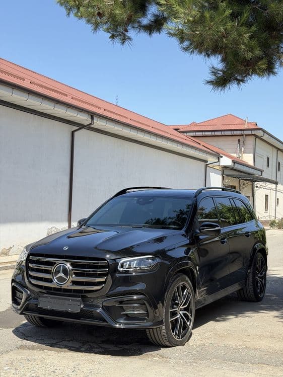 Mercedes Benz GLS 580 AMG — 1