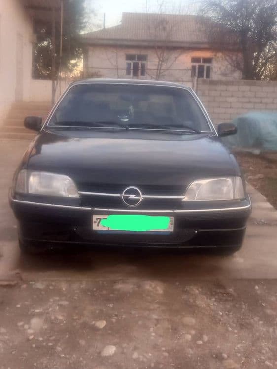 Opel Record Cherniy — 1
