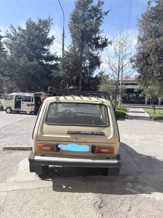 НИВА 1982 года Бежевый — 1