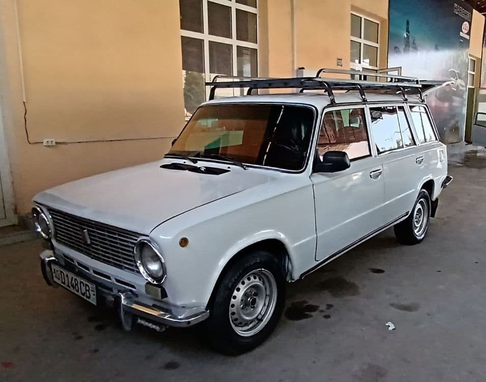 VAZ 2102 yili 1977 — 1