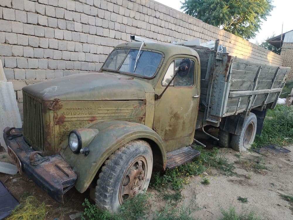 Gaz 51 sotiladi. — 1