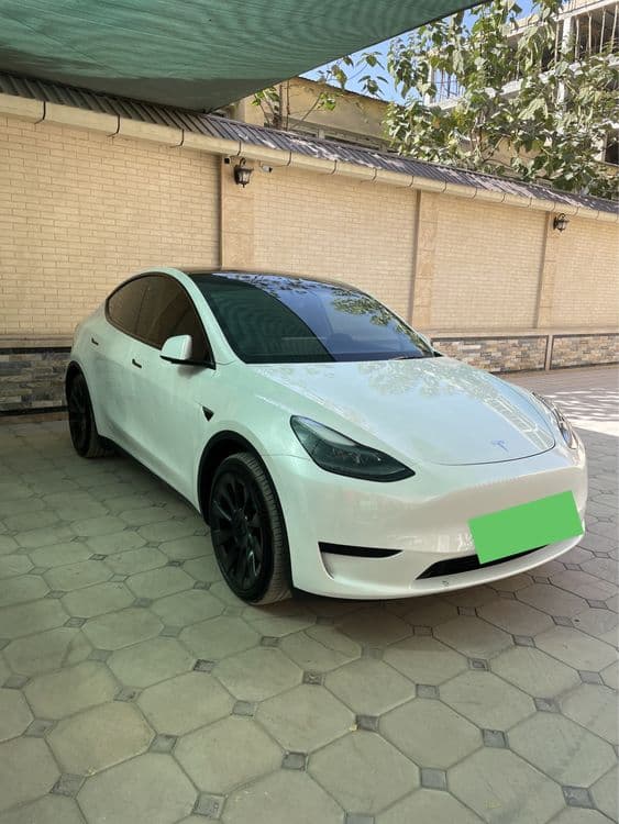 Tesla Model Y 2022 — 1