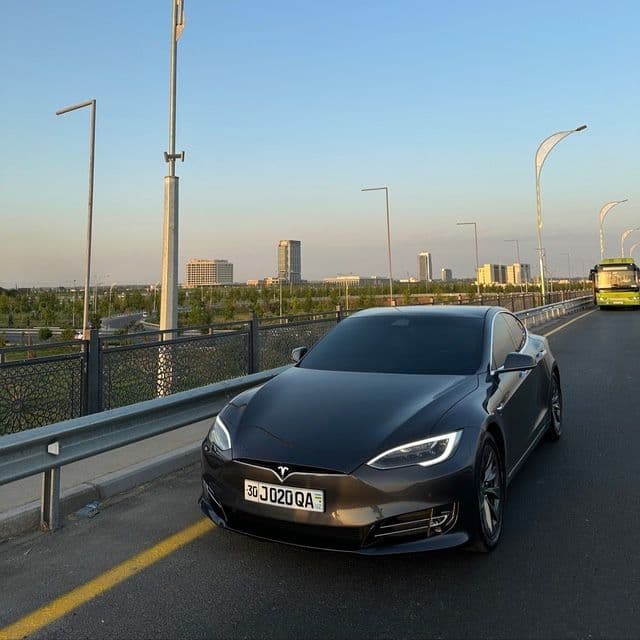 Продаётся или возможен обмен Tesla S — 1