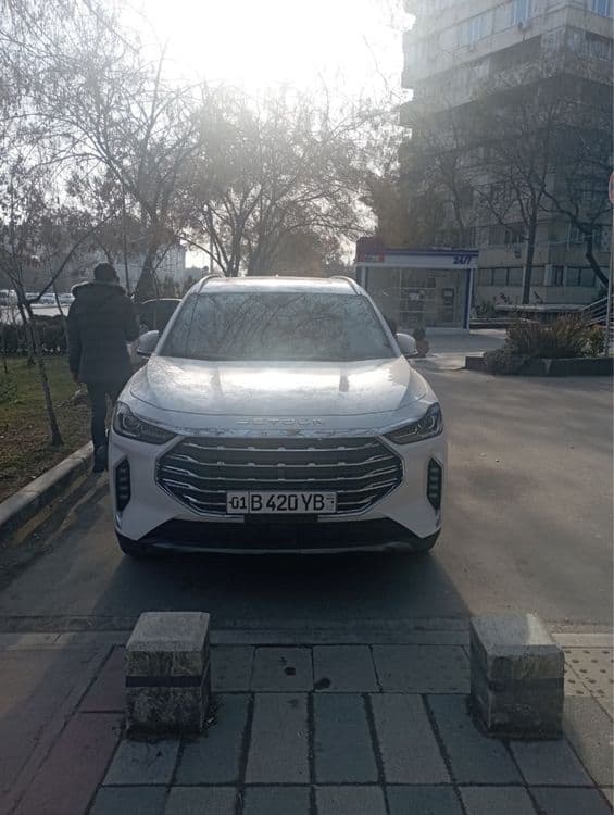 Jetour x70 plus 1.6 turbo sotiladi — 1