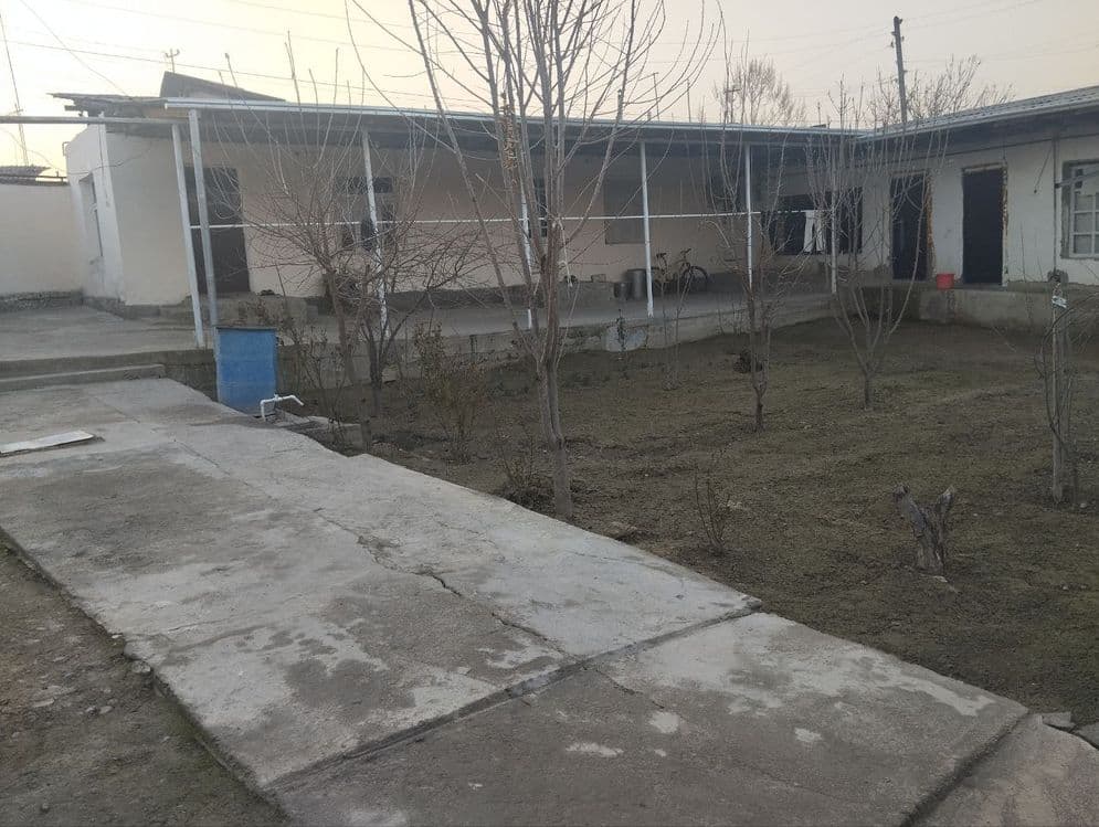 Uy sotiladi manzil eski qovunchi toyxona orqa tqrafida joylashgan — 1
