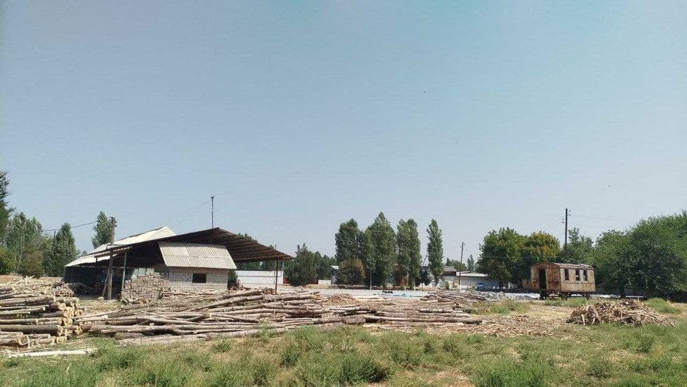 база,76 соток,в Паркенте, Таш.области, под любой вид деятельности — 1