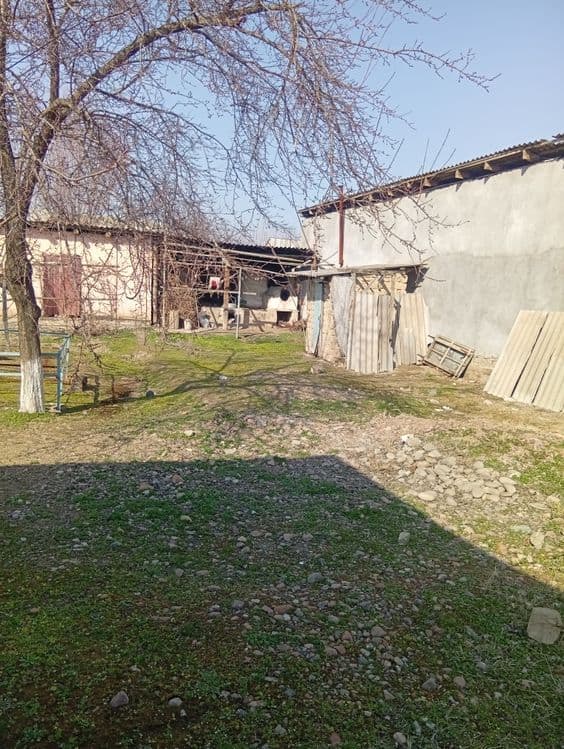 Ер сотилади сайхун центирда сотихи 2500 $₽ — 1