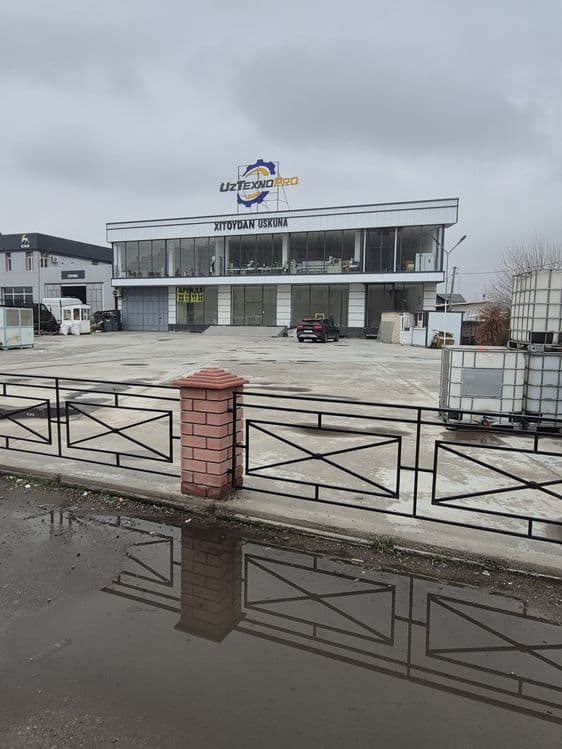 Автосалон еки спецтехника сотиш учун ажойиб жой ижарага берилади. — 1