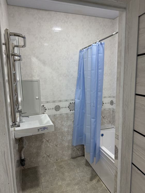 Novastroyka yengi uy yashnabod katelniy rayon 4 xona — 1