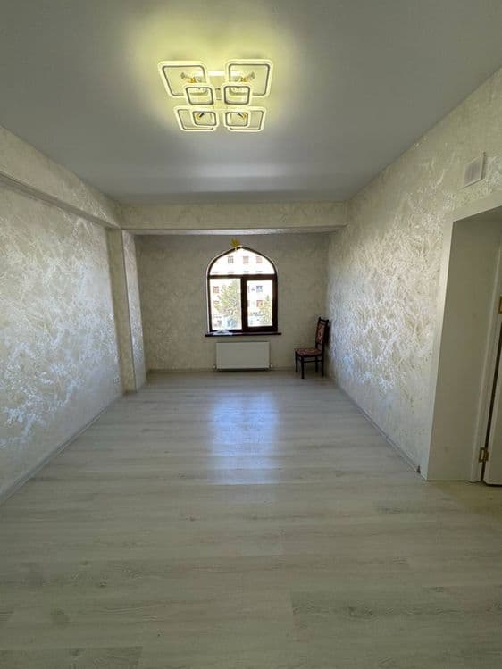 3-комнатная квартира 72 м² с евроремонтом, детская больница — 1