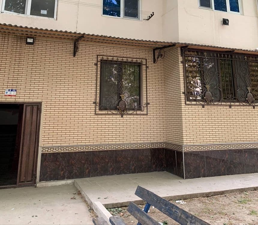 Продаётся 3х комнатная квартира на 1ом этаже — 1