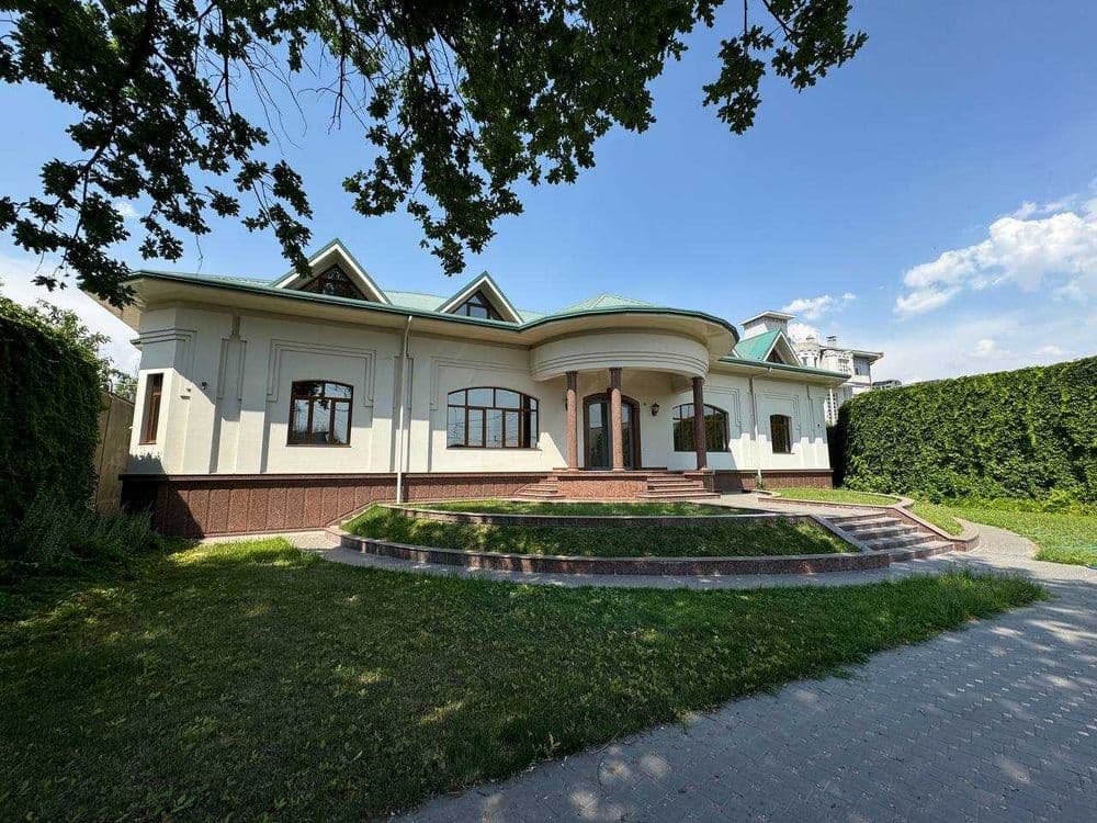 Продаётся здание- офис, садик — 1