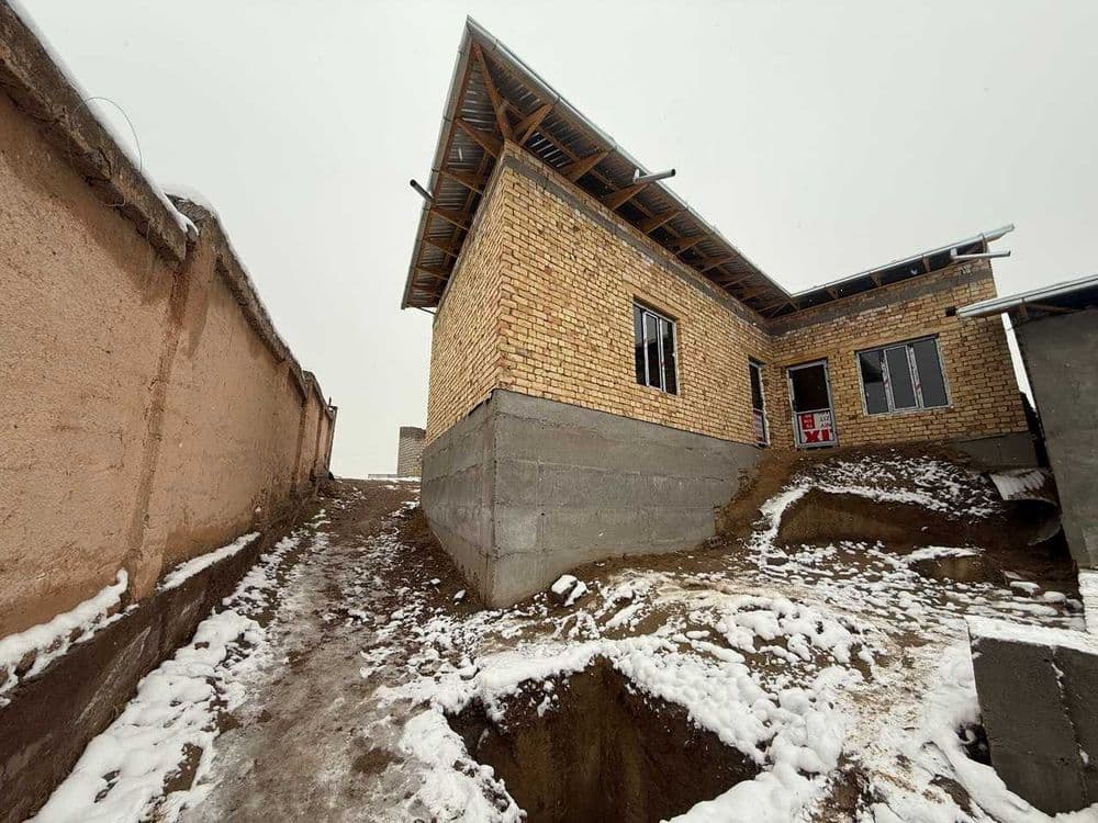 Янги пишган ғиштдан сифатли курилган каробка участка сотилади. — 1