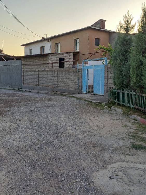 Uy sotiladi Qibray uzumzor mahallasida — 1