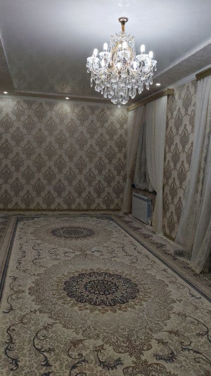 Ховли уй жихозлари билан сотилади — 1