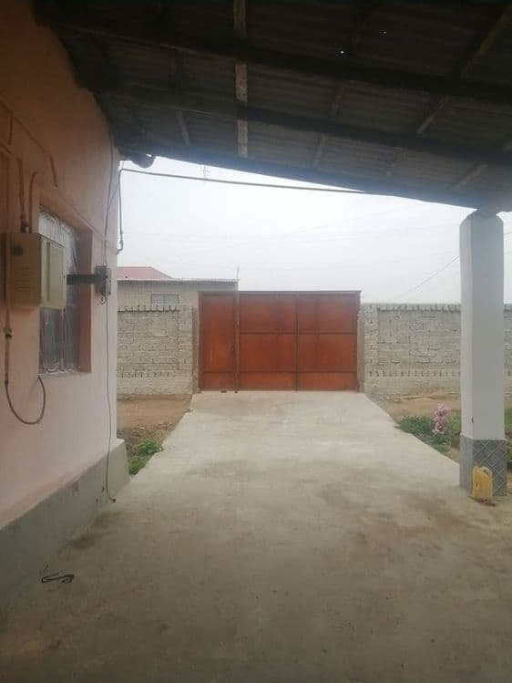 Uy sotiladi. Sirdaryo tumani Sholikor MFY Maktab yonida — 1