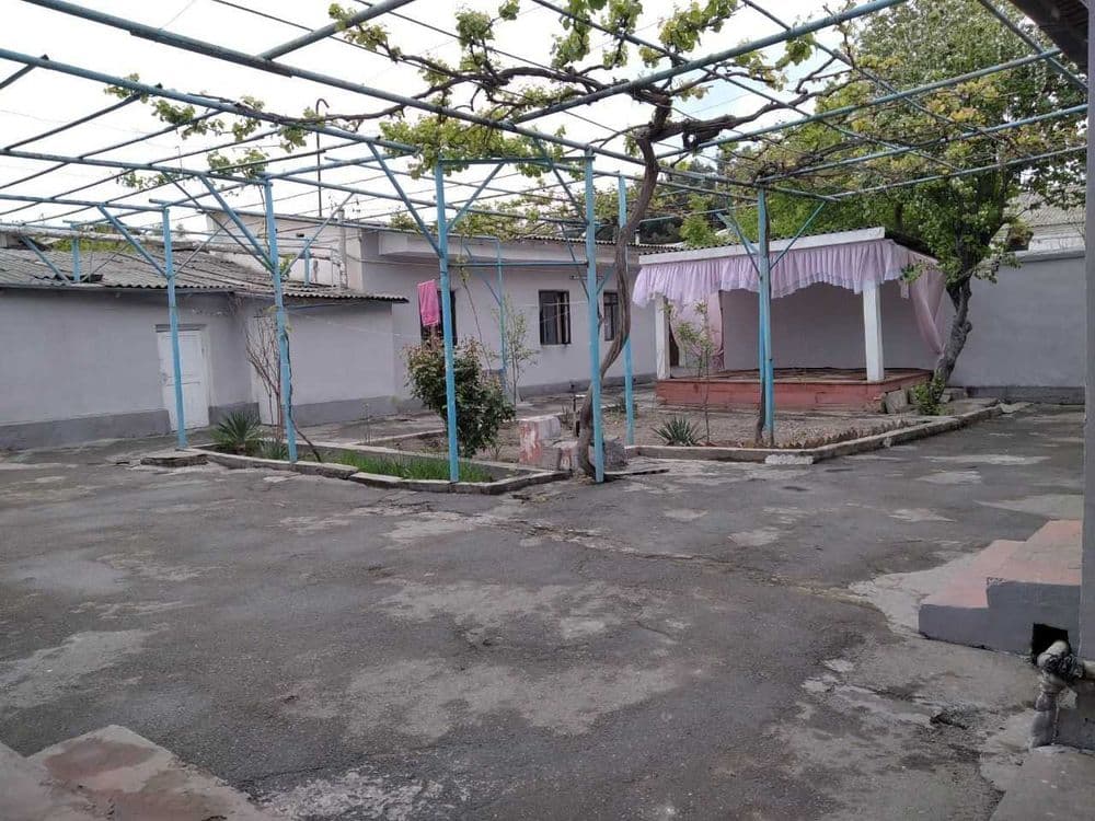 Uy sotiladi shahar markazida joylashgan — 1