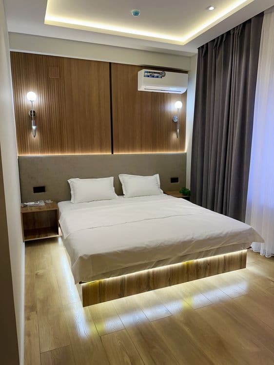 Hotel 24/7 Mirobot — 1