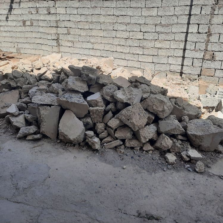 Beton bo'laklari. — 1