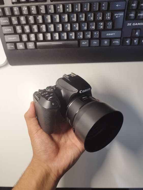 Canon 250d + 50mm f1.8 + komplekt — 1