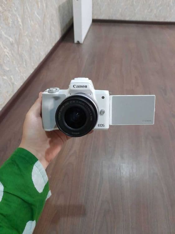 Canon EOS M50 с объективом EF-M 15–45 mm, белый — 1