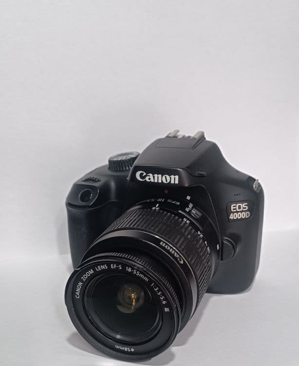 Canon 4000D EOS .sotiladi — 1