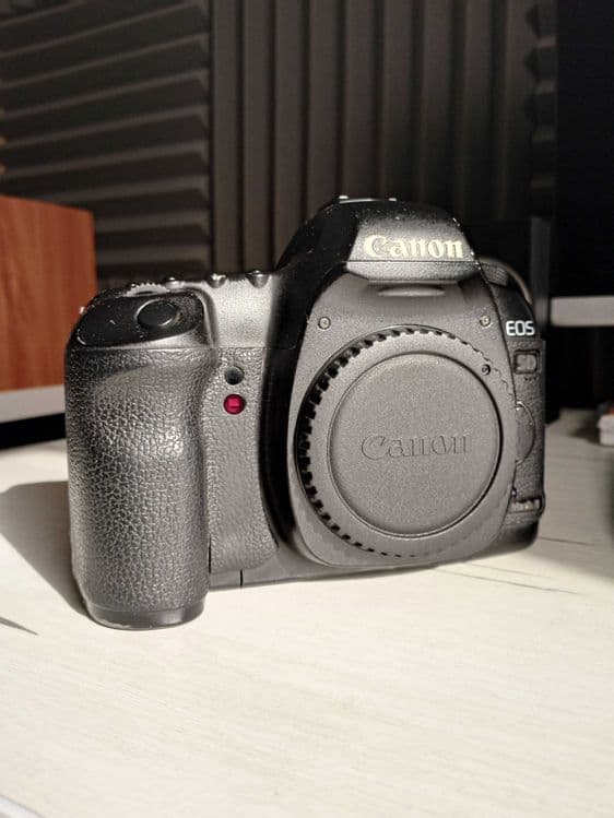 Canon EOS 5D Mark 2 — 1