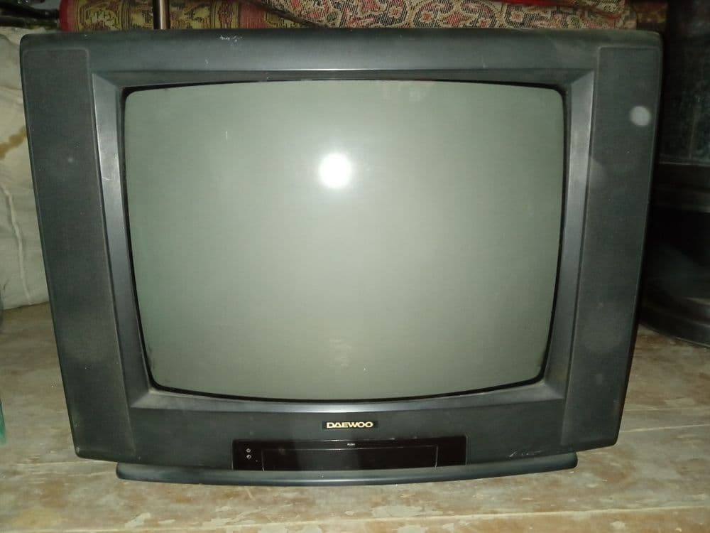 Хонкада DAEWOO телевизор ишлаябди — 1