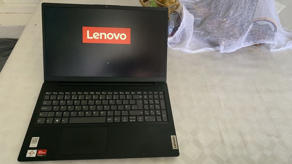 Lenovo v15 g4 amn sotiladi — 1