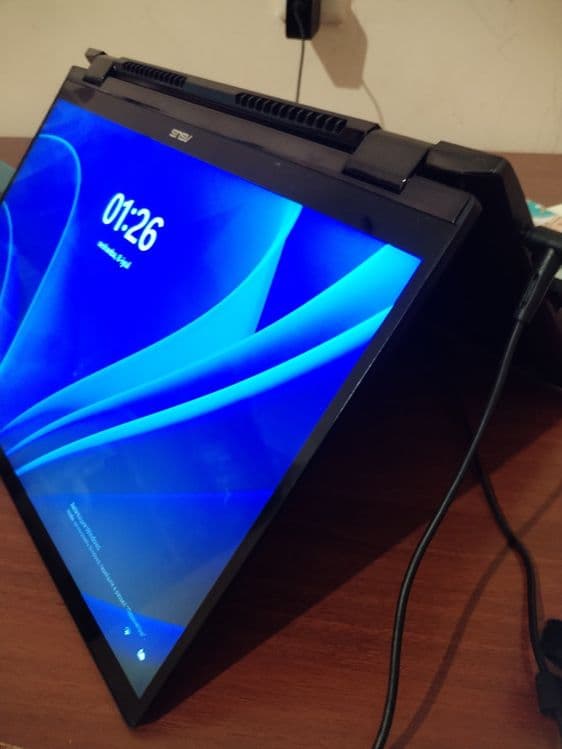 Model: ASUS ZenBook Flip 14 UX463F — 1