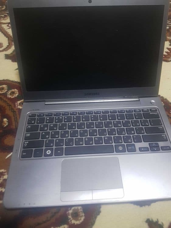 Samsung Ultrabuk — 1
