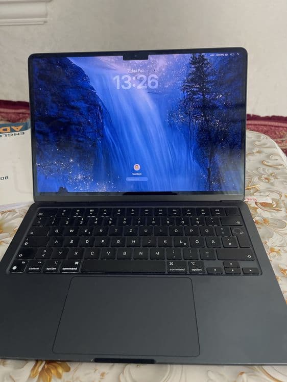 Macbook air m2 2022 — 1