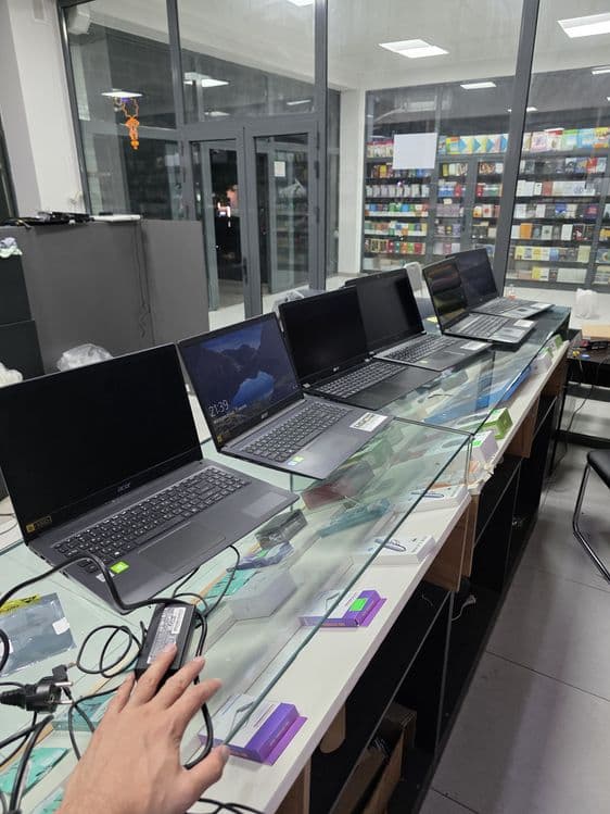 Acer core i5 avlod 10 gen ddr 8gb ozu 128+1000hdd — 1