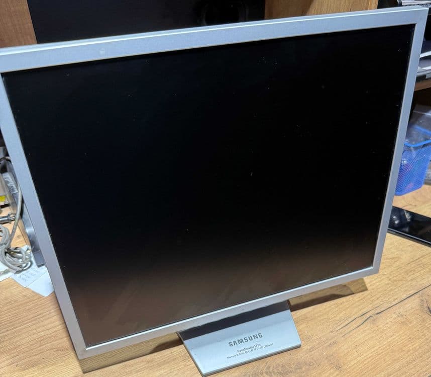 Мониторы 17'' Samsung SM 172x, LG L1718S — 1