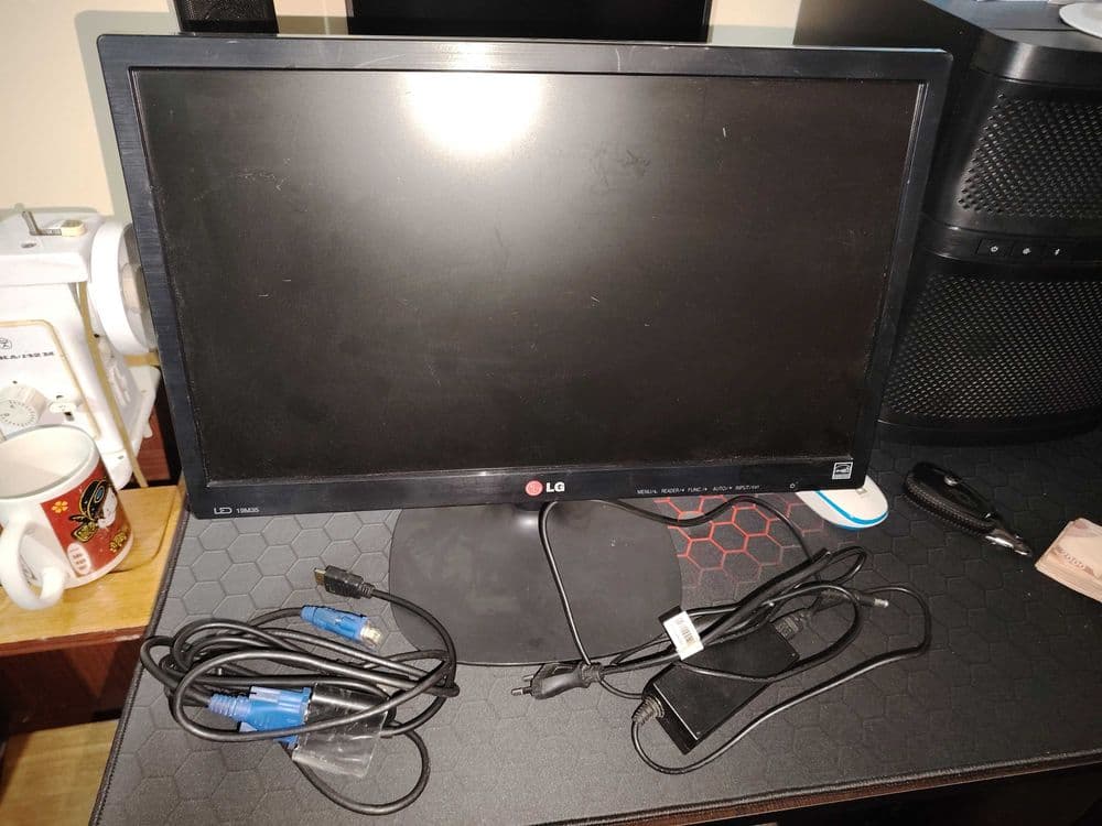 LG 19M35A-B Monitor sotiladi ! — 1