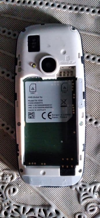 Nokia 3310 ekran singan — 1