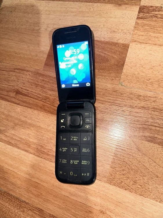 Nokia ochilib yopiladigan — 1