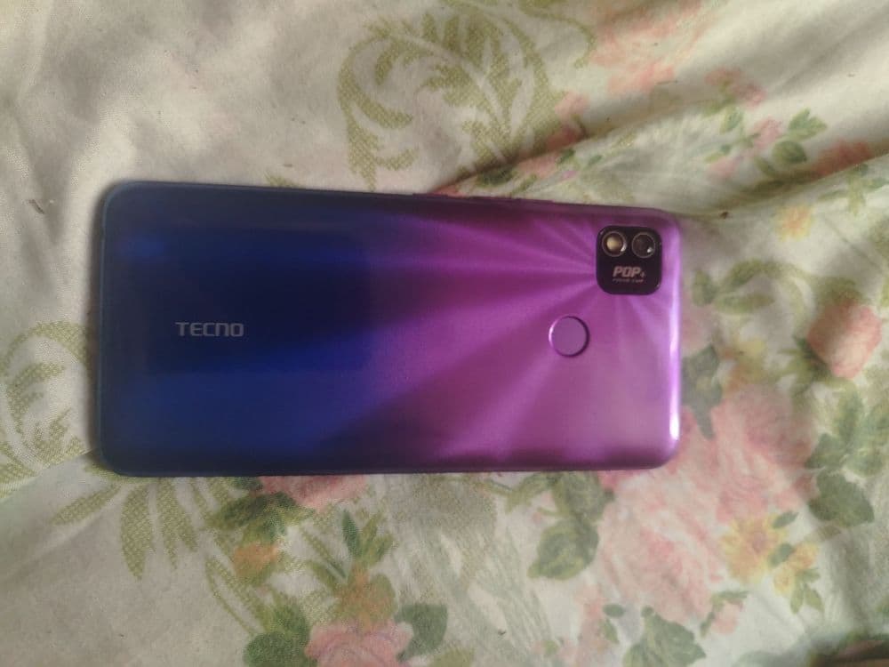 Tehno Spark 20 состояние хорошее — 1