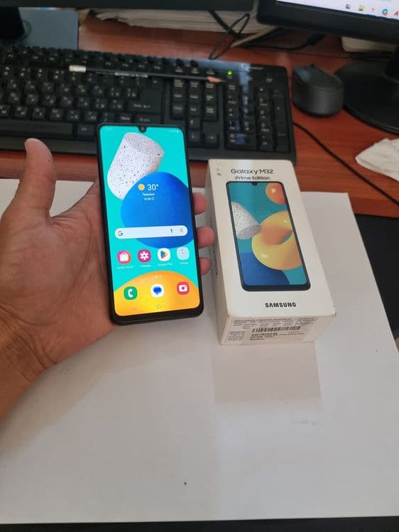 Samsung M32 6/128gb iwlawi zur aybi yuq tozza telefon — 1