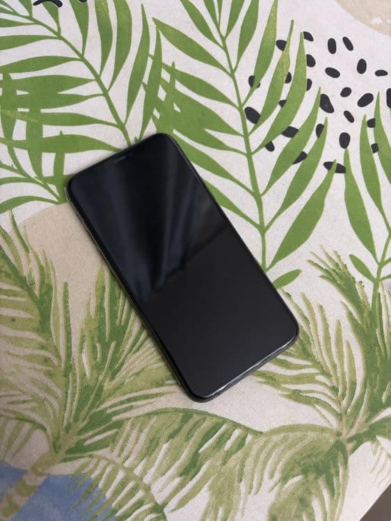 Iphone 11 pro holati ideal ochilmagan 64gb 72% — 1