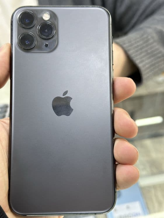 Iphone 11 pro 64 gb — 1