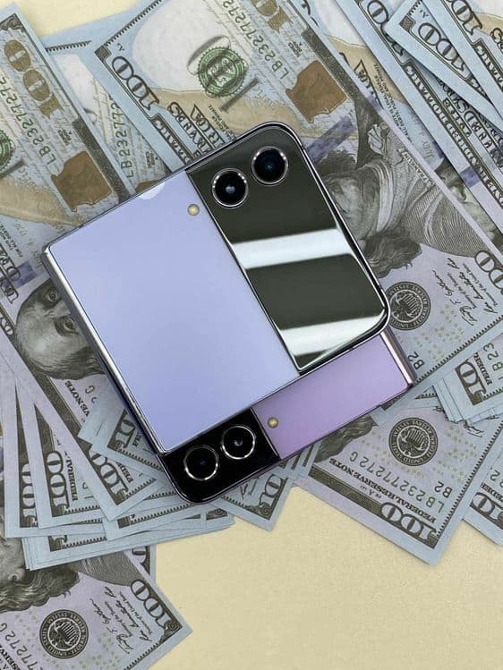 Samsung Galaxy z flip 4 — 1