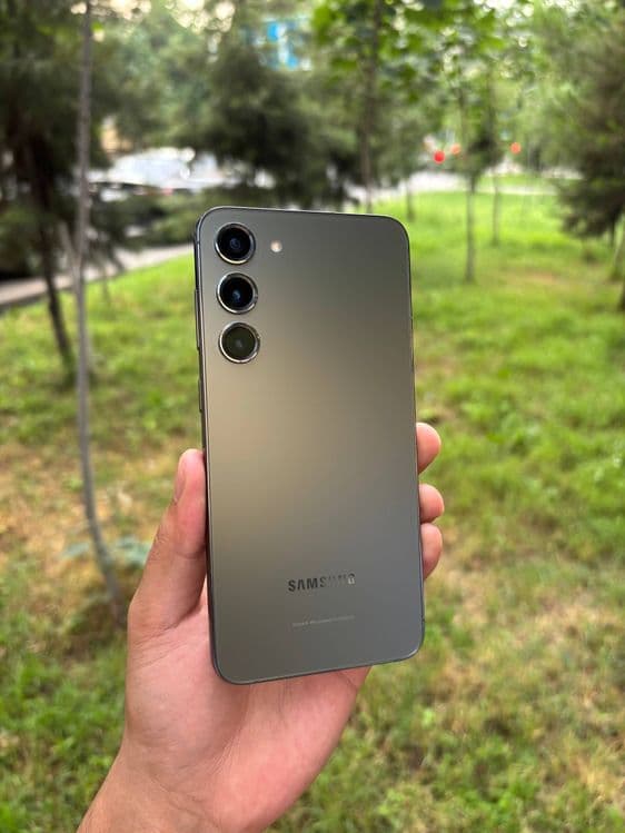 SAMSUNG S23 plus — 1
