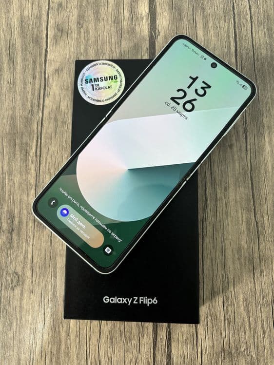 Идеал Samsung Galaxy Z Flip 6 256GB — 1