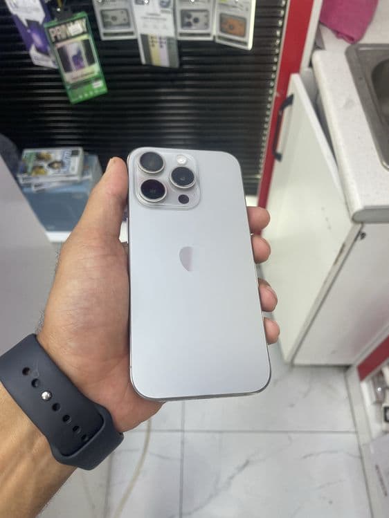 Iphone 15 pro 128gb — 1