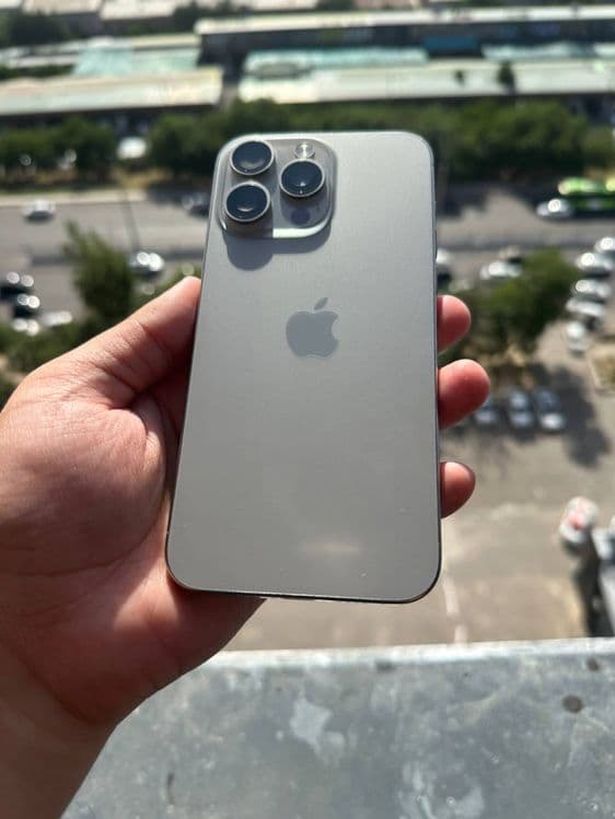 Iphone 15 Pro Max — 1